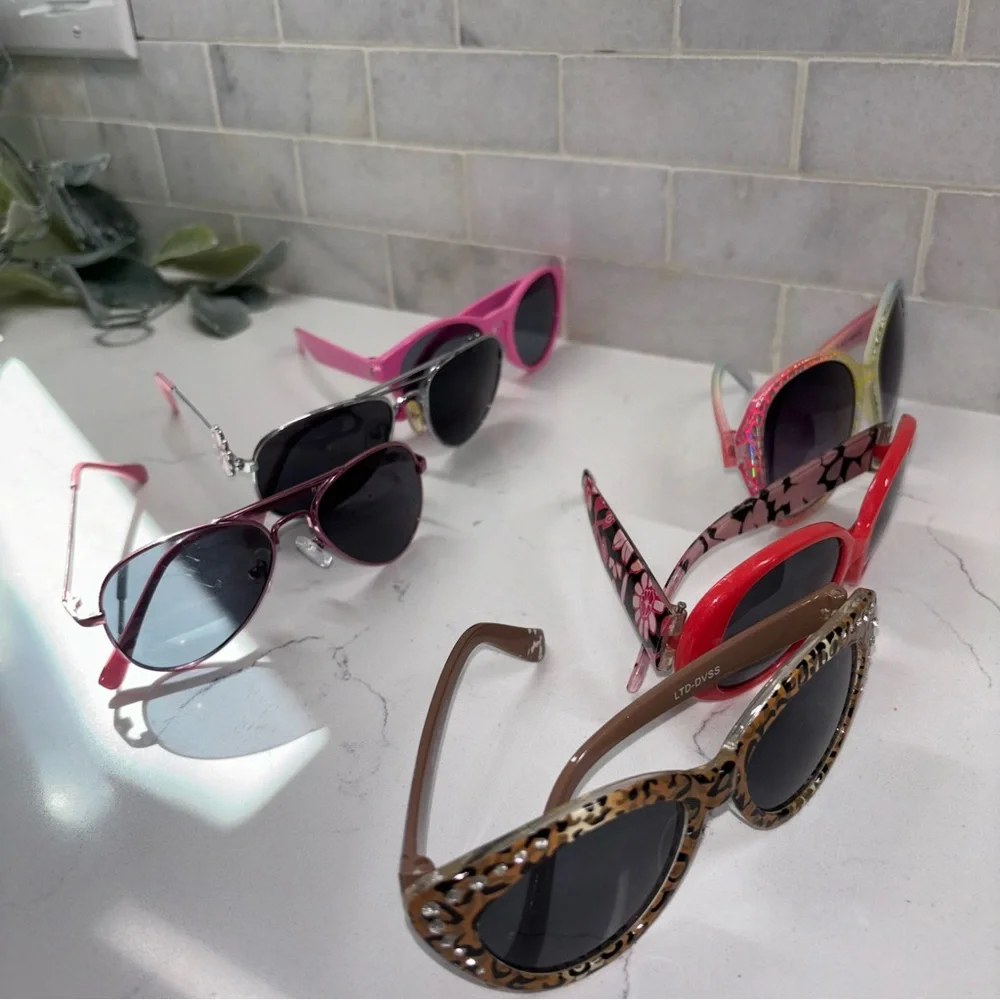 Set of 6 Trendy Sunglasses for Kids – Pink, Red, and Leopard Print Designs